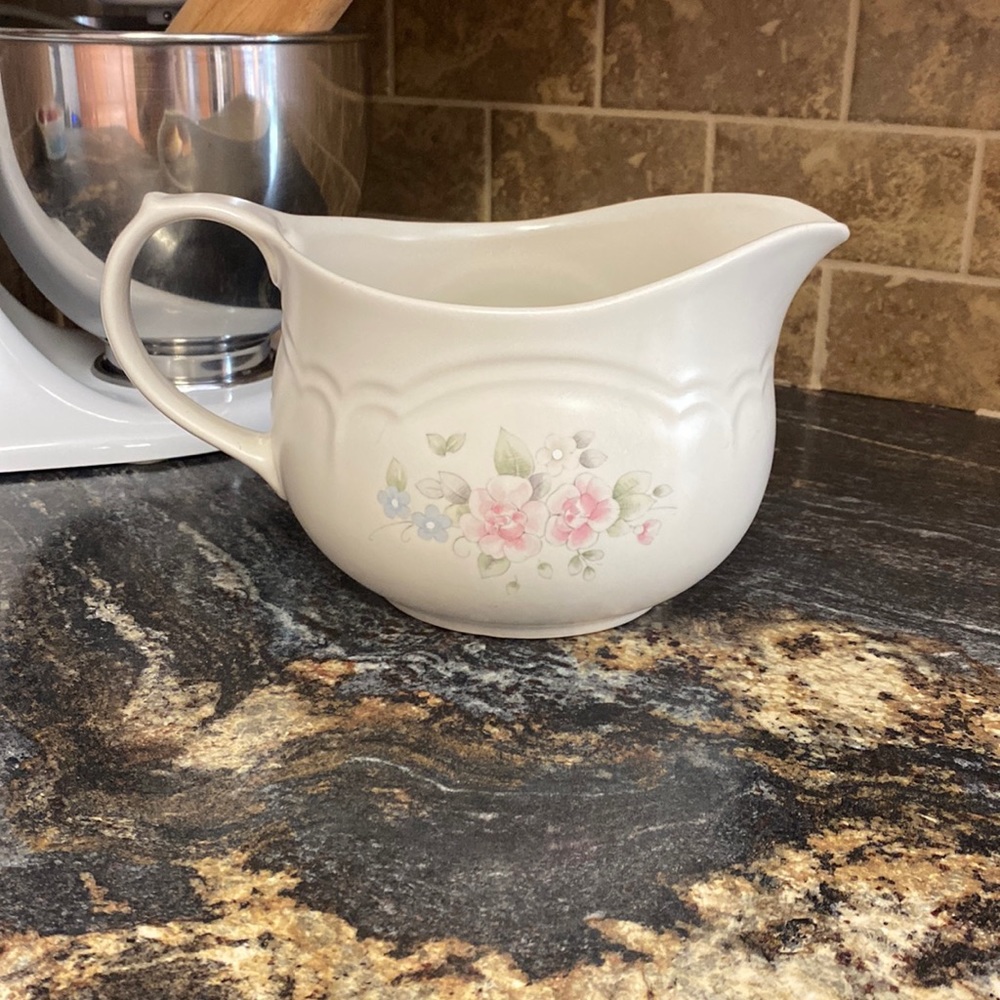 Pfaltzgraff tea rose pitcher